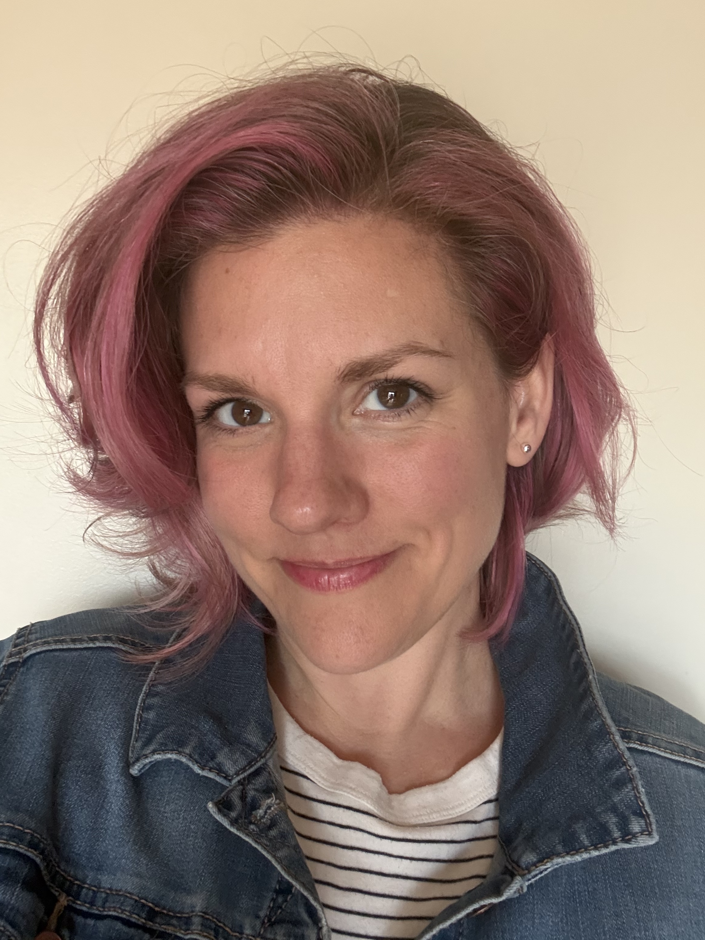 Portrait of artist Jen Spencer