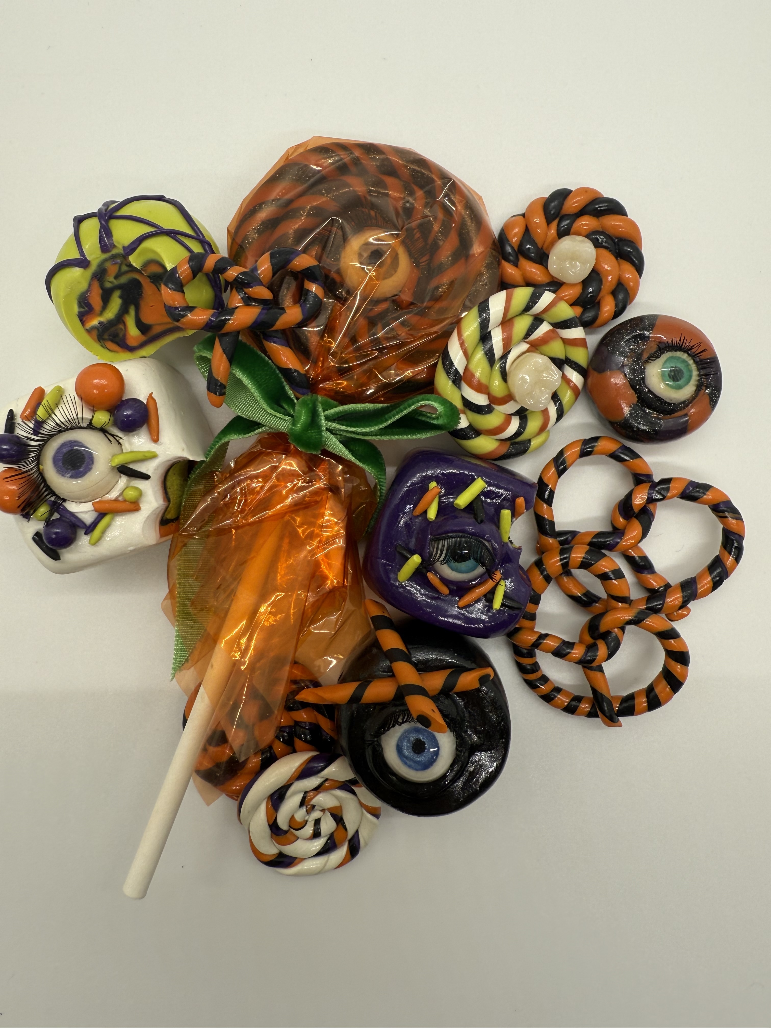 Creepfections Candy Coffin (detail 3)